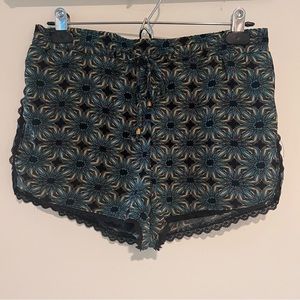 Graphic patterned silky short shorts with tie waist LIKE NEW CONIDITON